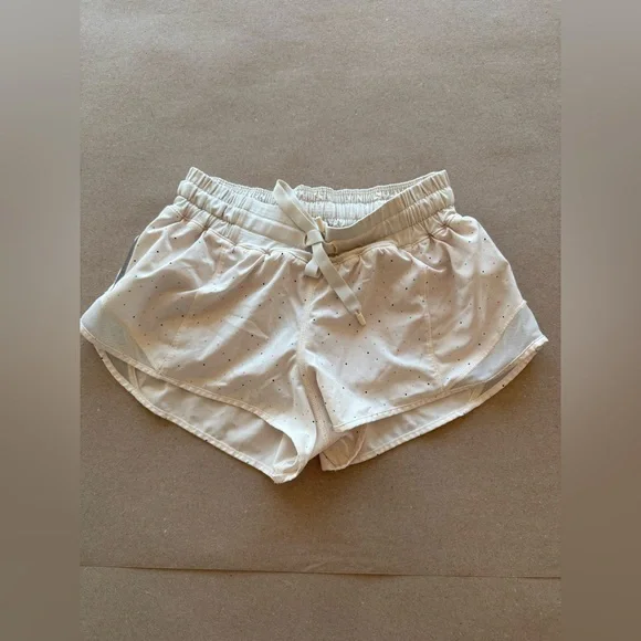 Lululemon Hotty Hot Shorts — Inseam 2.5” — Size 4 - Picture 7 of 8